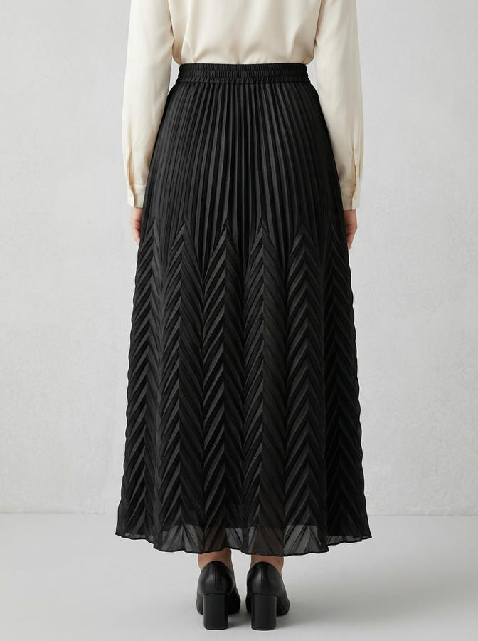 Pleated Maxi Skirt Black